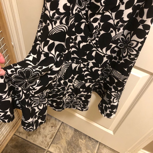 Massy Black and white dress - Picture 3 of 6